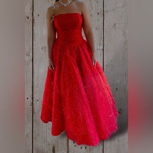 Women’s red prom/ball gown